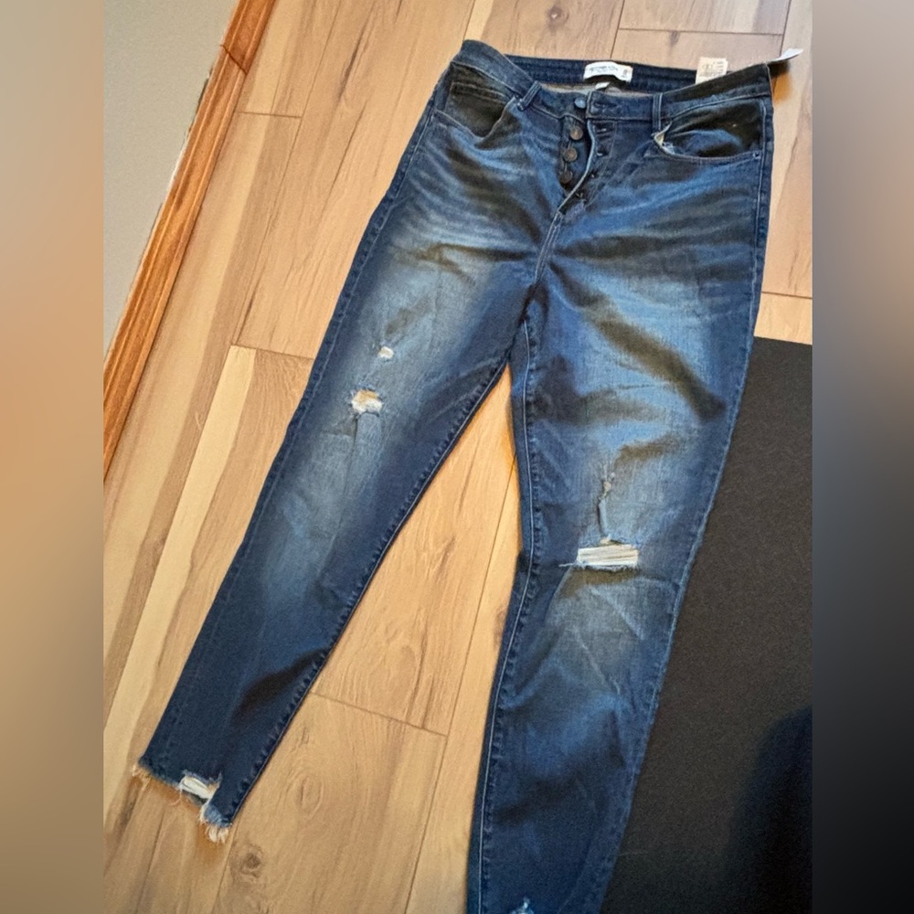 NWT Abercrombie and Fitch Women’s sz 14 Long Skinny Jeans